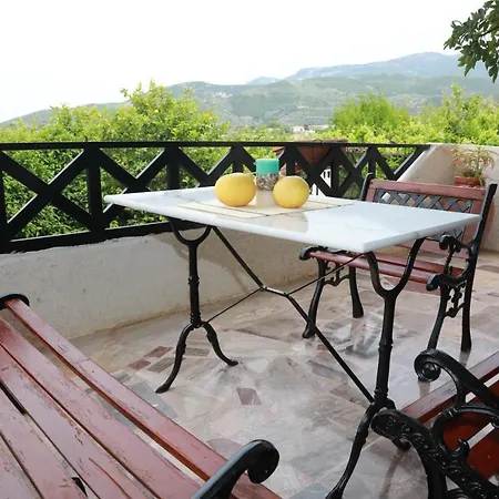 Holiday home Lemon Tree House