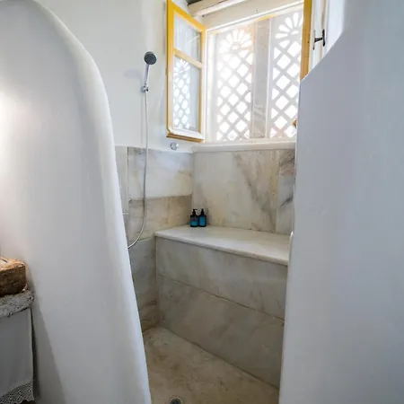 Lemon Tree House Tatil Evi Pánormos