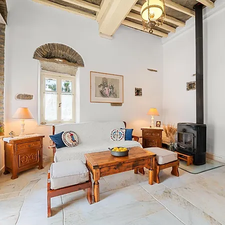 Lemon Tree House Tatil Evi Pánormos