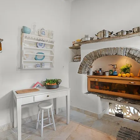 Lemon Tree House Tatil Evi Pánormos